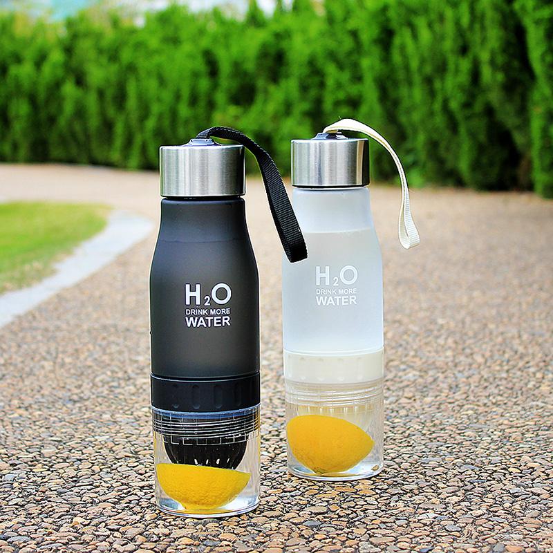 Water Bottle with Fruit Infuser and Juicer