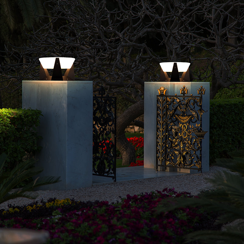 SolarGlow LED Outdoor Light | Waterproof & Energy-Efficient for Garden/Pathway