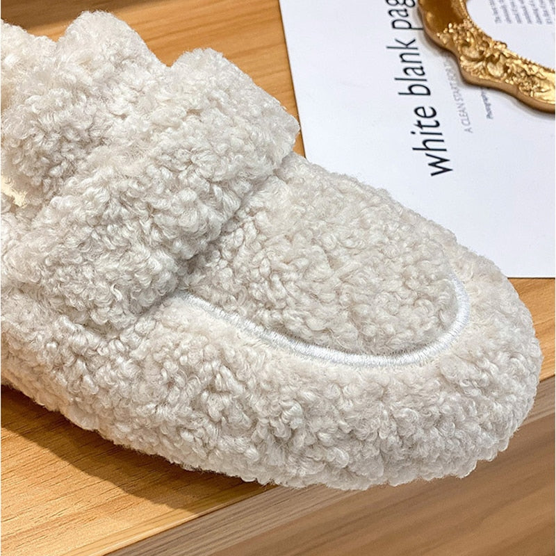 Fleece Lined Slippers for Warm Indoor Comfort