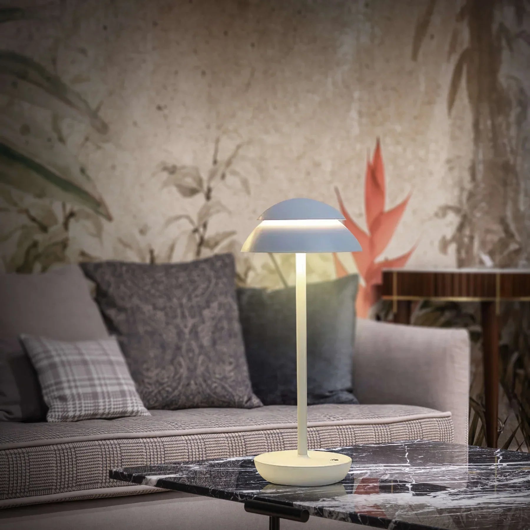 Modern Metal Table Lamp