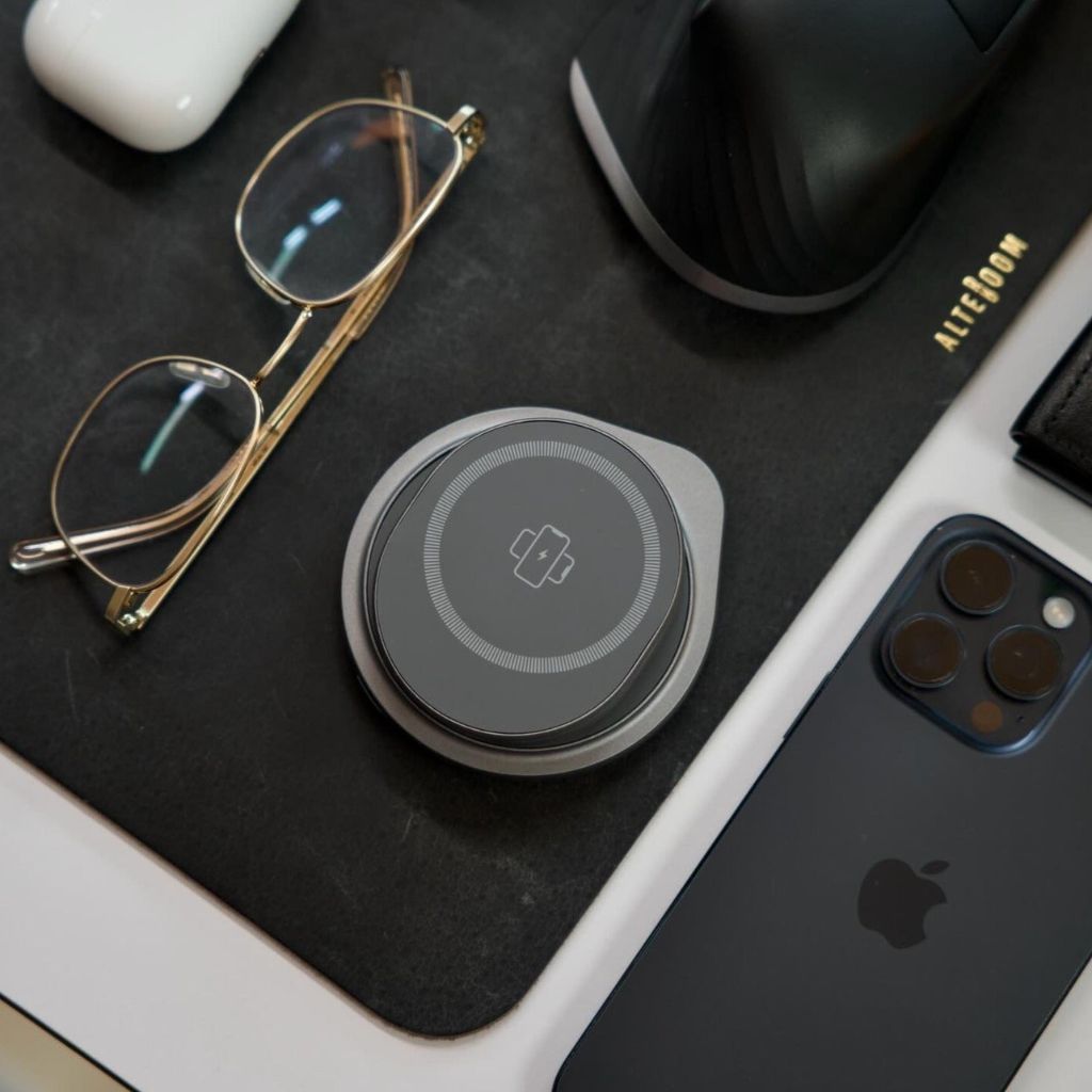 Wireless Charging Station with Foldable Stand