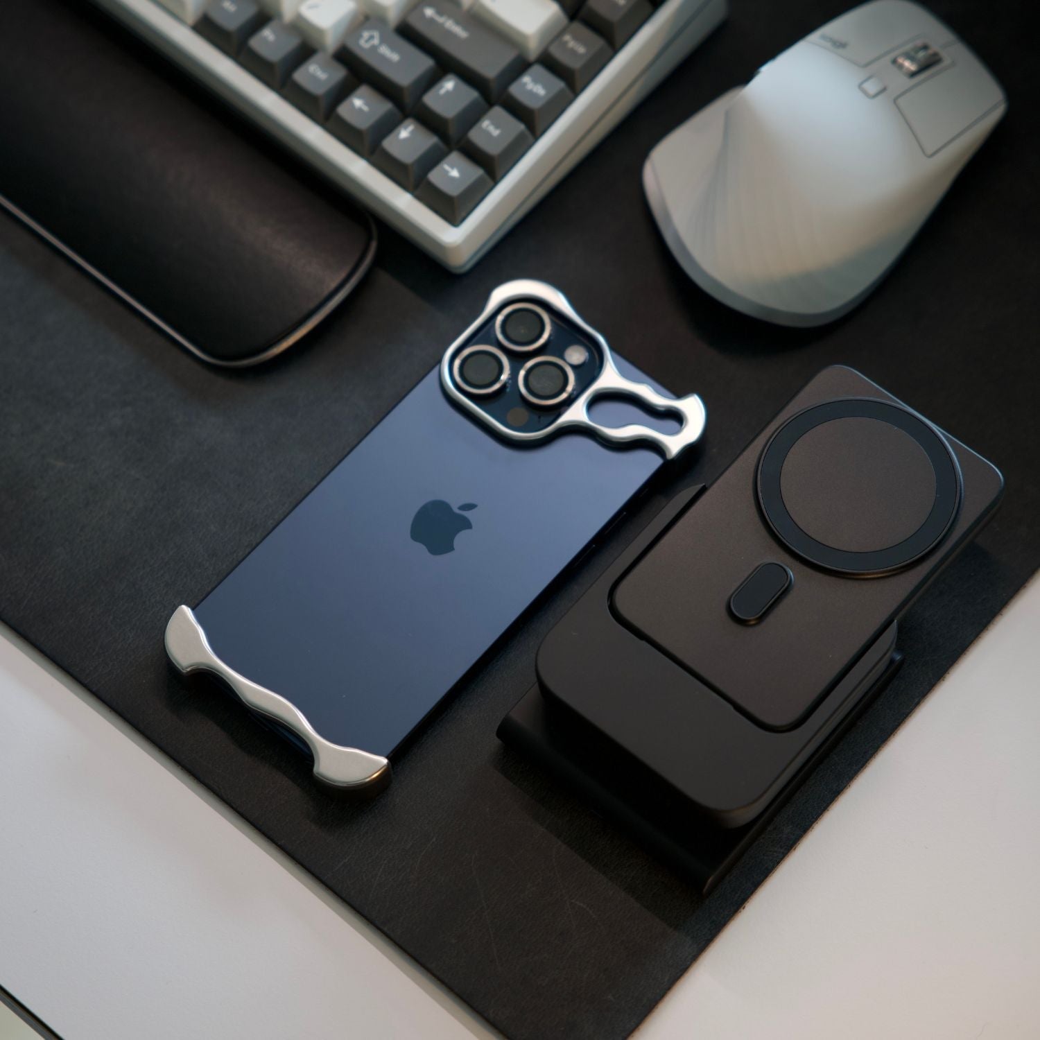 Mobile Phone Case with Slim Minimalist Design